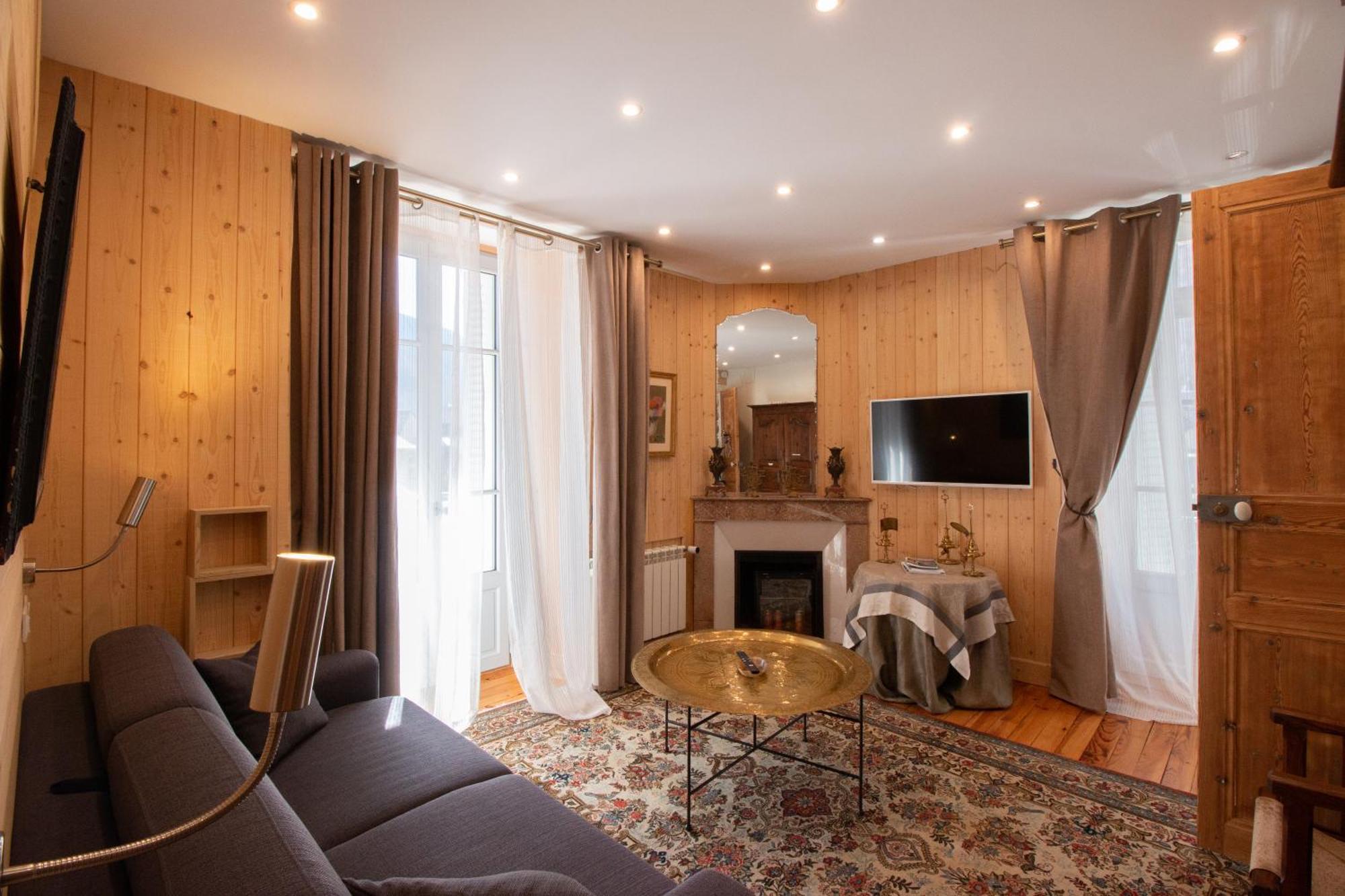 Le 41 Avenue Foch Hotel Bagneres-de-Luchon Exterior photo