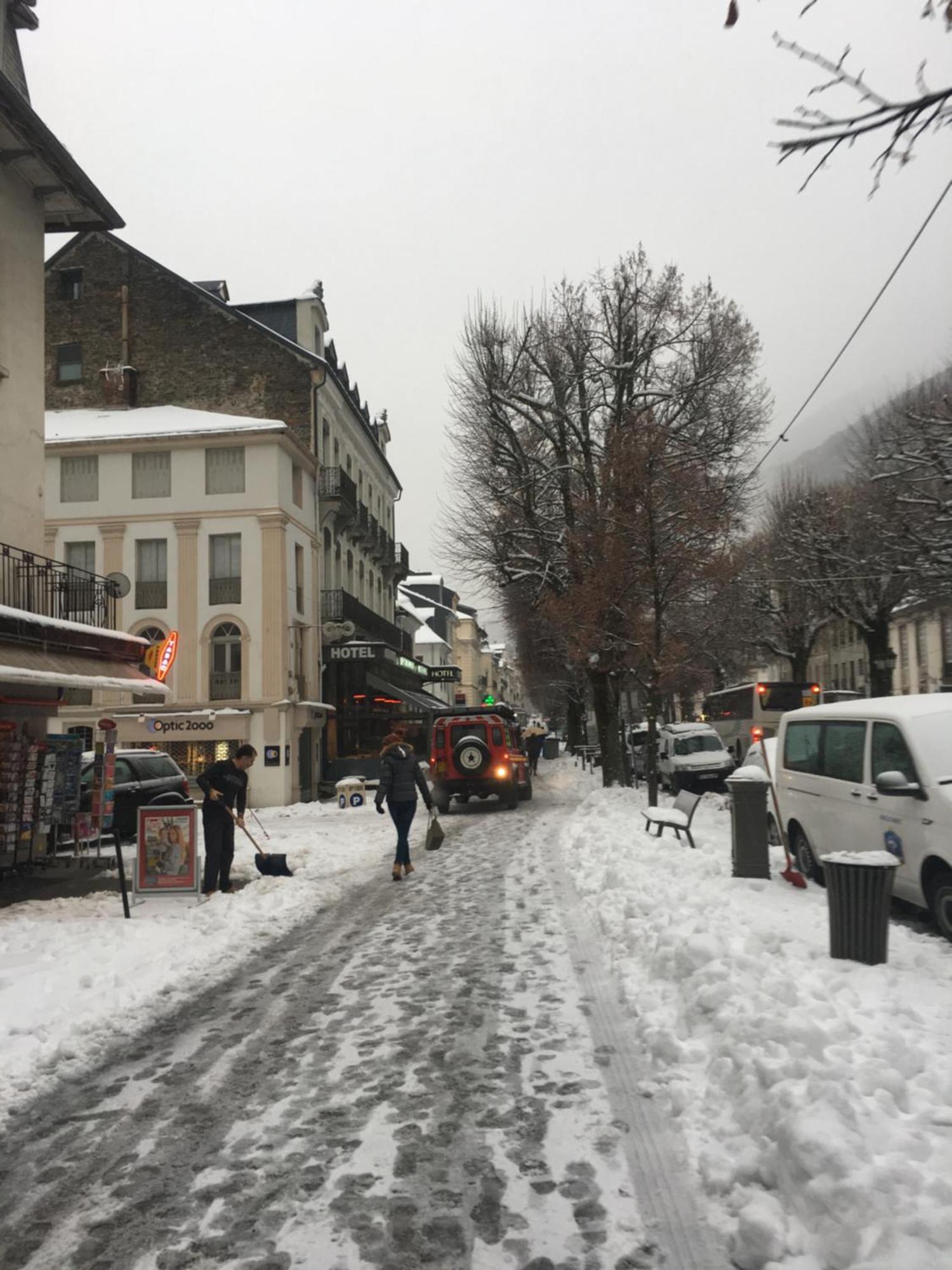 Le 41 Avenue Foch Hotel Bagneres-de-Luchon Exterior photo