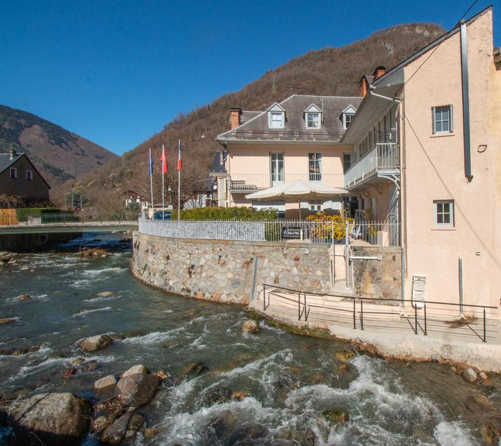 Le 41 Avenue Foch Hotel Bagneres-de-Luchon Exterior photo